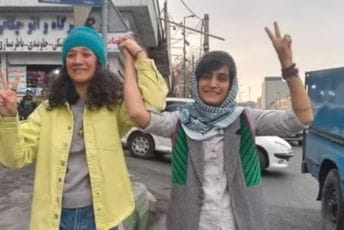 "Privremeno" puštene na slobodu iranske novinarke: Zatvorska kazna im izrečena zbog izvještavanja o smrti Mahse Amine "Privremeno" puštene na slobodu iranske novinarke: Zatvorska kazna im izrečena zbog izvještavanja o smrti Mahse Amine