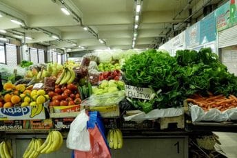 Na podgoričkoj pijaci breskve 10 eura, trešnje 30…