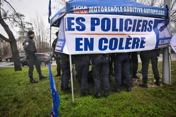 "Crni četvrtak": Danas u Francuskoj štrajkuju policajci, razlog su - Olimpijske igre "Crni četvrtak": Danas u Francuskoj štrajkuju policajci, razlog su - Olimpijske igre