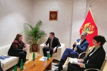 Šimun sa Rajzing Rajnke: Zdravstvena infrastruktura u pojedinim regijama zapuštena i zahtijeva najhitniju reakciju države Šimun sa Rajzing Rajnke: Zdravstvena infrastruktura u pojedinim regijama zapuštena i zahtijeva najhitniju reakciju države