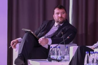 Nikolić: Posljedice “Euro modela” ćemo ispravljati decenijama, mikro i mala preduzeća pod najvećim pritiskom, penzioni sistem postaje socijalna kategorija Nikolić: Posljedice “Euro modela” ćemo ispravljati decenijama, mikro i mala preduzeća pod najvećim pritiskom, penzioni sistem postaje socijalna kategorija