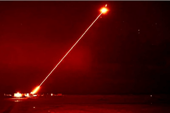 Britanija testirala lasersko oružje: Može da pogodi novčić udaljen jedan kilometar Britanija testirala lasersko oružje: Može da pogodi novčić udaljen jedan kilometar