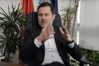 Ovo su direktori sa najvećim platama: Anžur, Raonić, Čađenović, Gregović i Saveljić prednjače Ovo su direktori sa najvećim platama: Anžur, Raonić, Čađenović, Gregović i Saveljić prednjače