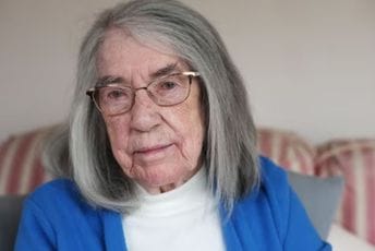 Britanka nekoliko puta ostajala bez penzije: Morala da dokazuje da nije mrtva Britanka nekoliko puta ostajala bez penzije: Morala da dokazuje da nije mrtva