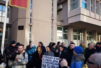 (FOTO/VIDEO) Batrićević nakon ročišta: Nema toga boga oca koji će nas naćerati da ćutimo; Martinović: U Crnoj Gori popovi postali bogovi (FOTO/VIDEO) Batrićević nakon ročišta: Nema toga boga oca koji će nas naćerati da ćutimo; Martinović: U Crnoj Gori popovi postali bogovi