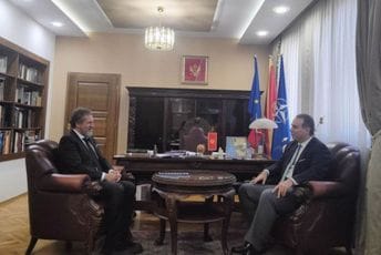 Ivanović sa Bušardijem: Crna Gora u kontinuitetu dokazuje spremnost za pomoć strancima Ivanović sa Bušardijem: Crna Gora u kontinuitetu dokazuje spremnost za pomoć strancima