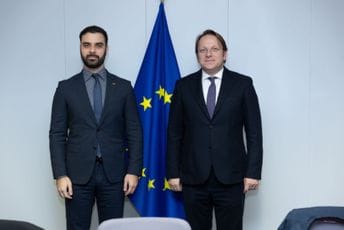 Radulović sa Varheljijem: Luka Bar se može valorizovati samo ulaganjem u puteve i prugu Radulović sa Varheljijem: Luka Bar se može valorizovati samo ulaganjem u puteve i prugu