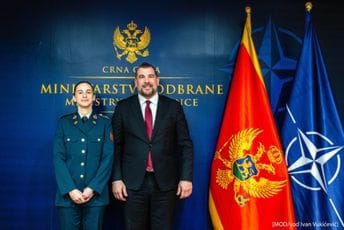 Krapović sa Grdinić: Moramo biti ponosni kada pripadnici i pripadnice Vojske čine da ona bude cijenjena u stručnim krugovima u inostranstvu Krapović sa Grdinić: Moramo biti ponosni kada pripadnici i pripadnice Vojske čine da ona bude cijenjena u stručnim krugovima u inostranstvu