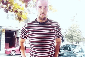 Lazović najavio štrajk glađu, traži posao i da u opštini saslušaju probleme OSI lica Lazović najavio štrajk glađu, traži posao i da u opštini saslušaju probleme OSI lica