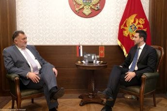 Smailović sa ambasadorom Slovačke: Dijalog političkih subjekata ključan za dalji napredak u pregovaračkom procesu sa EU Smailović sa ambasadorom Slovačke: Dijalog političkih subjekata ključan za dalji napredak u pregovaračkom procesu sa EU