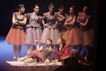 Crnogorski baletski ansambl izveo „Maskaradu”: Publika oduševljena premijernim predstavljanjem Crnogorski baletski ansambl izveo „Maskaradu”: Publika oduševljena premijernim predstavljanjem