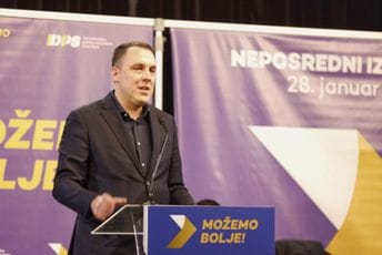Vuković: Ova godina neće završiti, a politička scena u Crnoj Gori izgledaće potpuno drugačije Vuković: Ova godina neće završiti, a politička scena u Crnoj Gori izgledaće potpuno drugačije