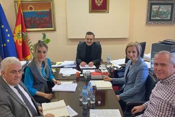 Vuković sa Zrubicom i Đukić: Zaposlenim u sudovima ne smiju se uskratiti prava koja su im garantovana Zakonom Vuković sa Zrubicom i Đukić: Zaposlenim u sudovima ne smiju se uskratiti prava koja su im garantovana Zakonom