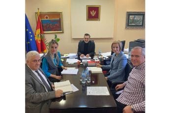 Đukić: Zaposlenima se ne smiju uskratiti prava garantovana Zakonom Đukić: Zaposlenima se ne smiju uskratiti prava garantovana Zakonom