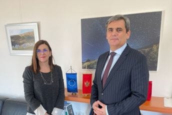 Ibrahimović razgovarao sa Popom: Bošnjačka stranka ima važnu ulogu kada je u pitanju put Crne Gore u EU Ibrahimović razgovarao sa Popom: Bošnjačka stranka ima važnu ulogu kada je u pitanju put Crne Gore u EU