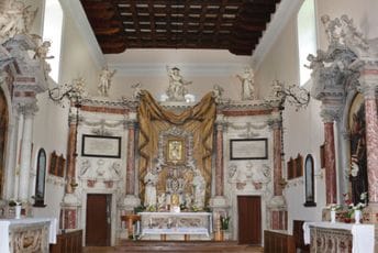 Vrijedan graditeljski kompleks: Franjevački samostan sa Crkvom Sv. Klare Vrijedan graditeljski kompleks: Franjevački samostan sa Crkvom Sv. Klare