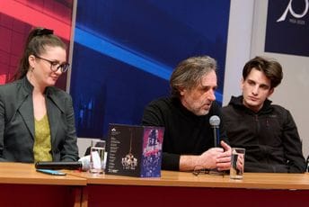 CNP najavilo premijeru predstave u režiji Vita Taufera: "Ja sam ona koja nisam" u tarantinovskom ključu CNP najavilo premijeru predstave u režiji Vita Taufera: "Ja sam ona koja nisam" u tarantinovskom ključu