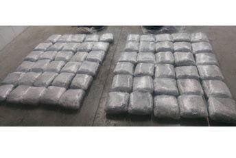 Krijumčarili drogu iz Albanije u CG: Policija ih uočila kako nose džakove, spriječili šverc 65 kila marihuane Krijumčarili drogu iz Albanije u CG: Policija ih uočila kako nose džakove, spriječili šverc 65 kila marihuane