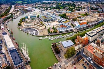 Užas u Bristolu: Tinejdžeri preminuli nakon što su izbodeni, uhapšeni 44-godišnjak i 15-godišnjak Užas u Bristolu: Tinejdžeri preminuli nakon što su izbodeni, uhapšeni 44-godišnjak i 15-godišnjak