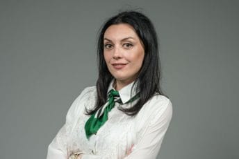 Baranku zaposleni u banci vrijeđao zbog hidžaba; Muratović: Doživljavamo li ovo nastavak "bala" iz Nikšića? Baranku zaposleni u banci vrijeđao zbog hidžaba; Muratović: Doživljavamo li ovo nastavak "bala" iz Nikšića?