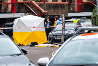 Naoružan samostrijelom pokušao da provali u stan, policija ga ubila Naoružan samostrijelom pokušao da provali u stan, policija ga ubila