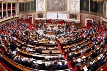 Francuska: Ustavom će biti garantovano pravo žena na abortus Francuska: Ustavom će biti garantovano pravo žena na abortus