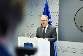 Vlada Kosova potvrdila da se dinar ukida od sjutra, uz laku tranziciju Vlada Kosova potvrdila da se dinar ukida od sjutra, uz laku tranziciju