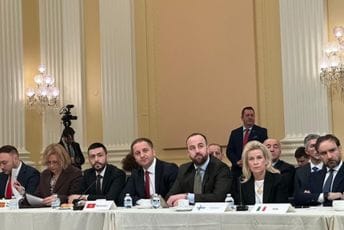 Nikolić: Ruska agresija na Ukrajinu ugrožava stabilnost Zapadnog Balkana, Crna Gora zna odakle joj prijeti najveća opasnost Nikolić: Ruska agresija na Ukrajinu ugrožava stabilnost Zapadnog Balkana, Crna Gora zna odakle joj prijeti najveća opasnost