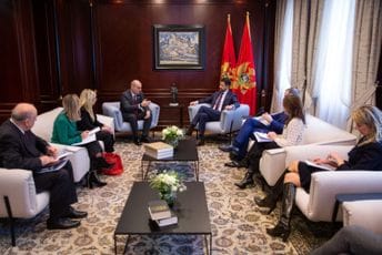 Milatović sa predstavnicima Savjeta stranih investitora: Potreban predvidljiviji i atraktivniji poslovni ambijent Milatović sa predstavnicima Savjeta stranih investitora: Potreban predvidljiviji i atraktivniji poslovni ambijent