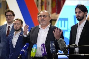 Putinov oponent skupio dovoljno potpisa: Evo ko je Boris Nadeždin Putinov oponent skupio dovoljno potpisa: Evo ko je Boris Nadeždin