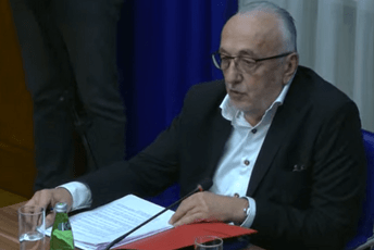 Gogić: Ustavnom sudu fali više od 20 službenika, prostorije u većem dijelu neadekvatne za boravak Gogić: Ustavnom sudu fali više od 20 službenika, prostorije u većem dijelu neadekvatne za boravak