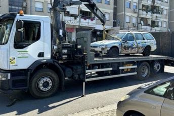 Podgorica: Pojačan nadzor vozila u havarisanom stanju na javnim parkiralištima Podgorica: Pojačan nadzor vozila u havarisanom stanju na javnim parkiralištima