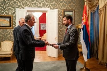 Milatović primio akreditivna pisma novoimenovanih ambasadora Srbije, Luksemburga, Litvanije i Omana Milatović primio akreditivna pisma novoimenovanih ambasadora Srbije, Luksemburga, Litvanije i Omana