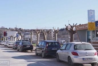 "Jeftiniji smo od Budve": U Ulcinju skuplji parking "Jeftiniji smo od Budve": U Ulcinju skuplji parking