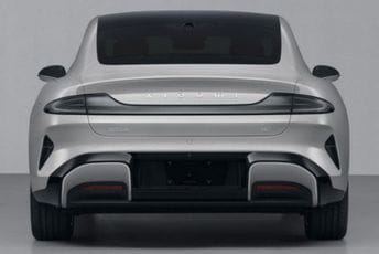 Poznato koliko će koštati prvi Xiaomi automobil, objavljen i video testa na ledu Poznato koliko će koštati prvi Xiaomi automobil, objavljen i video testa na ledu