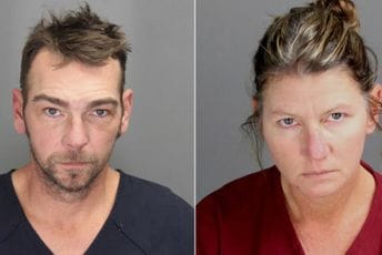 Roditeljima se sudi zbog masovnog ubistva koje je počinilo njihovo dijete Roditeljima se sudi zbog masovnog ubistva koje je počinilo njihovo dijete