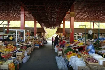 Paprene cijene na barskoj pijaci: Kilogram luka četiri eura Paprene cijene na barskoj pijaci: Kilogram luka četiri eura