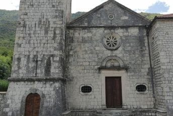 Skladna barokna cjelina: Crkva Imena Marijinog u Stolivu