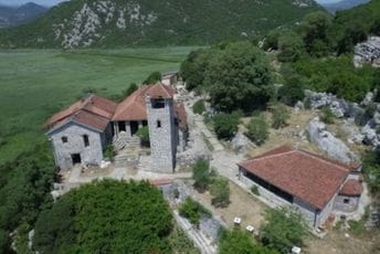 Iz manastira Kom tvrde: Naš monah nije učestvovao u incidentu na Skadarskom jezeru
