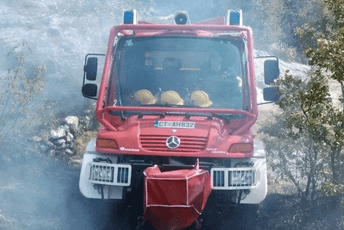 Cetinje: Izgorio objekat nakon udara groma, poplave u naselju Kongo Arhiva