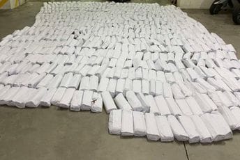 Podgorica: U vozilu pronađeno 330 kg rezanog duvana, krivična prijava protiv jedne osobe Podgorica: U vozilu pronađeno 330 kg rezanog duvana, krivična prijava protiv jedne osobe