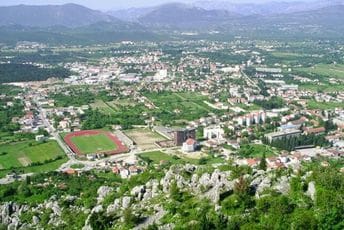 BiH: Učenik profesorima prijetio da će ih pobiti BiH: Učenik profesorima prijetio da će ih pobiti