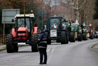 Italijanski poljoprivrednici protestuju protiv birokratije i jeftinog uvoza Italijanski poljoprivrednici protestuju protiv birokratije i jeftinog uvoza