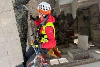 Drama kod Barselone: Srušila se petospratnica, ljudi zarobljeni u ruševinama Drama kod Barselone: Srušila se petospratnica, ljudi zarobljeni u ruševinama