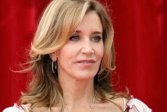 Zvijezda "Očajnih domaćica" o povratku na scenu poslije zatvora: Kao da je stari život umro Zvijezda "Očajnih domaćica" o povratku na scenu poslije zatvora: Kao da je stari život umro