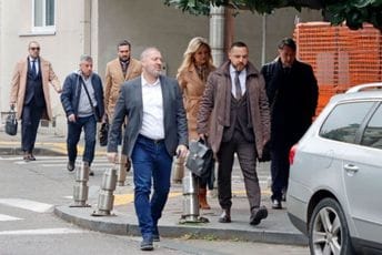 Nastavljeno suđenje optuženima za pokušaj terorizma 2016; Advokati: Snimci potvrđuju da je Velimirović prikriveni islednik u pokušaju Nastavljeno suđenje optuženima za pokušaj terorizma 2016; Advokati: Snimci potvrđuju da je Velimirović prikriveni islednik u pokušaju