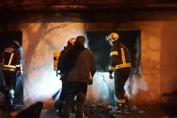 Nikšić: U Grebicama gorjela kuća, požar lokalizovan Nikšić: U Grebicama gorjela kuća, požar lokalizovan