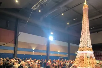 Da čovjek 'poludi': Osam godina od šibica pravio kopiju Ajfelove kule, na kraju mu nijesu priznali rekord iz bizarnog razloga Da čovjek 'poludi': Osam godina od šibica pravio kopiju Ajfelove kule, na kraju mu nijesu priznali rekord iz bizarnog razloga