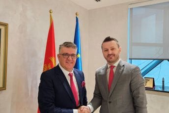 Dukaj: Samo profesionalna javna uprava može ispuniti sve neophodne kriterijume koji su nam potrebni na putu ka Evropskoj uniji Dukaj: Samo profesionalna javna uprava može ispuniti sve neophodne kriterijume koji su nam potrebni na putu ka Evropskoj uniji