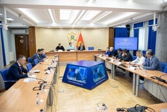 Koprivica: Mislili ste da je bolje da prikrijete neke stvari; Pejović: Pokušavate da insinuirate i manipulišete Koprivica: Mislili ste da je bolje da prikrijete neke stvari; Pejović: Pokušavate da insinuirate i manipulišete